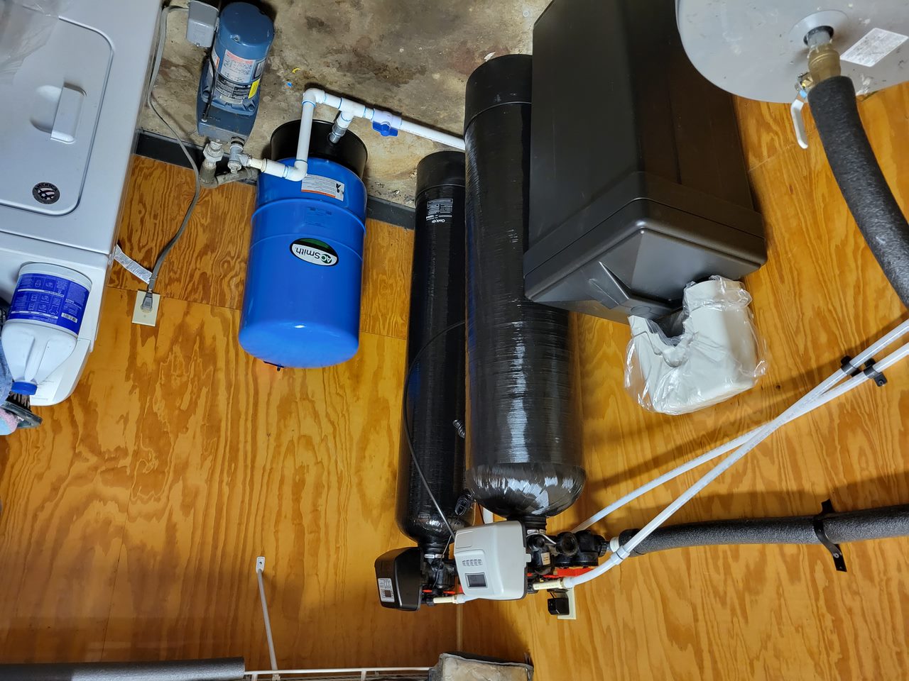 Installation Of Well Pump With Air Loading Tank 

And A Water Softener With Sulfur /Iron Removal System